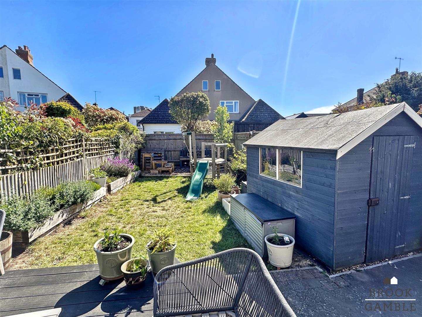 3 Bedroom House. Lawns Avenue in Eastbourne,  40